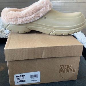 Steve Madden clogs